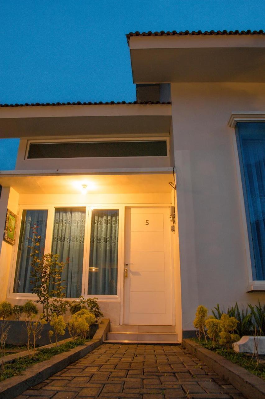 Villa Rumah Bromo Exterior photo
